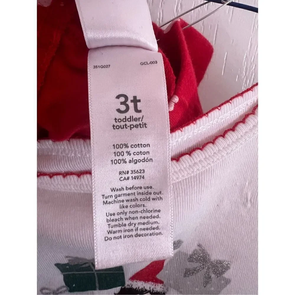 Carter’s girls Christmas Pajama set size 3T